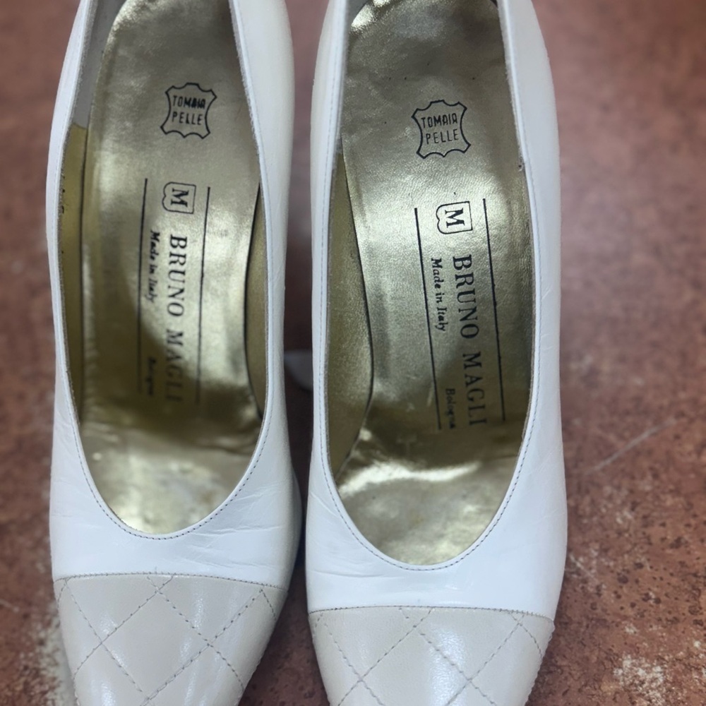 Bruno Magli  size 5.5 B